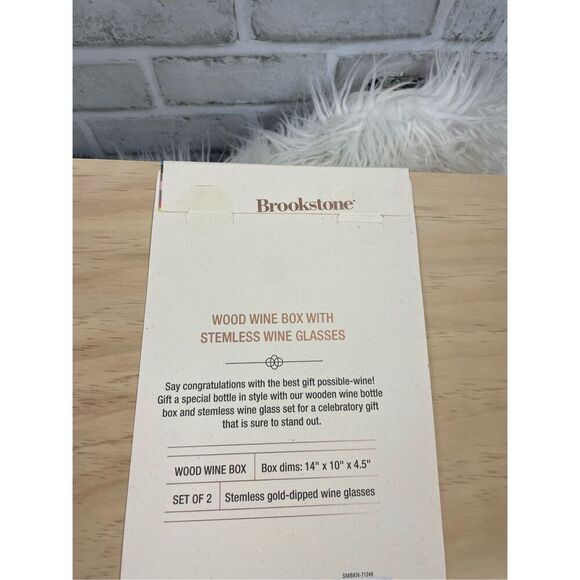 New Brookstone Wooden Wine Case Gift Box with Glasses - Picture 3 of 5